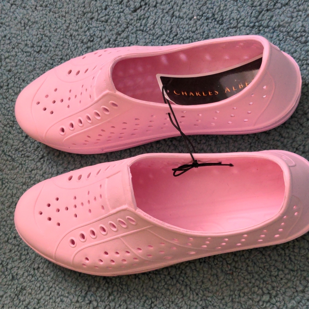 Pink slip on water shoes size 6 new